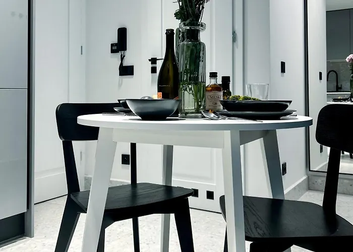 Composition No. 2 شقة كراكوفيا