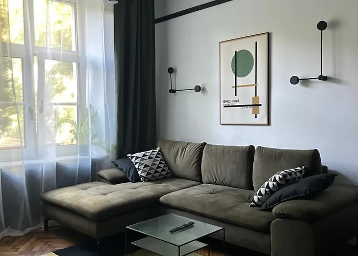 Composition No. 2 شقة